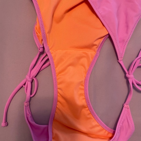 Victoria’s Secret string bikini bottom - Picture 5 of 5